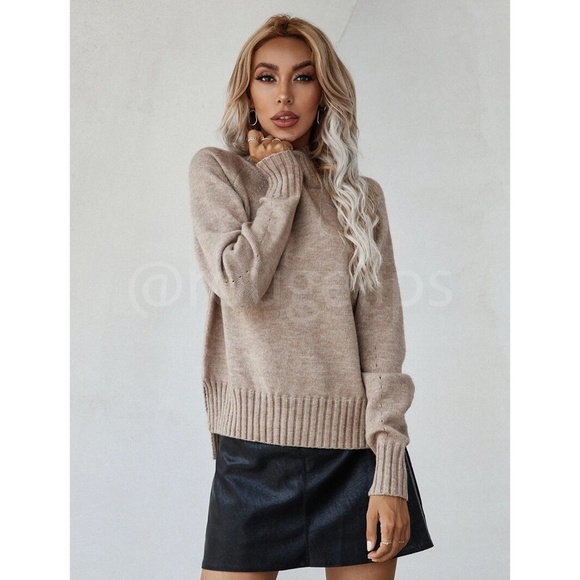 Beige Knit Turtleneck Pullover Sweater Long Sleeve Side Slits - Picture 5 of 10